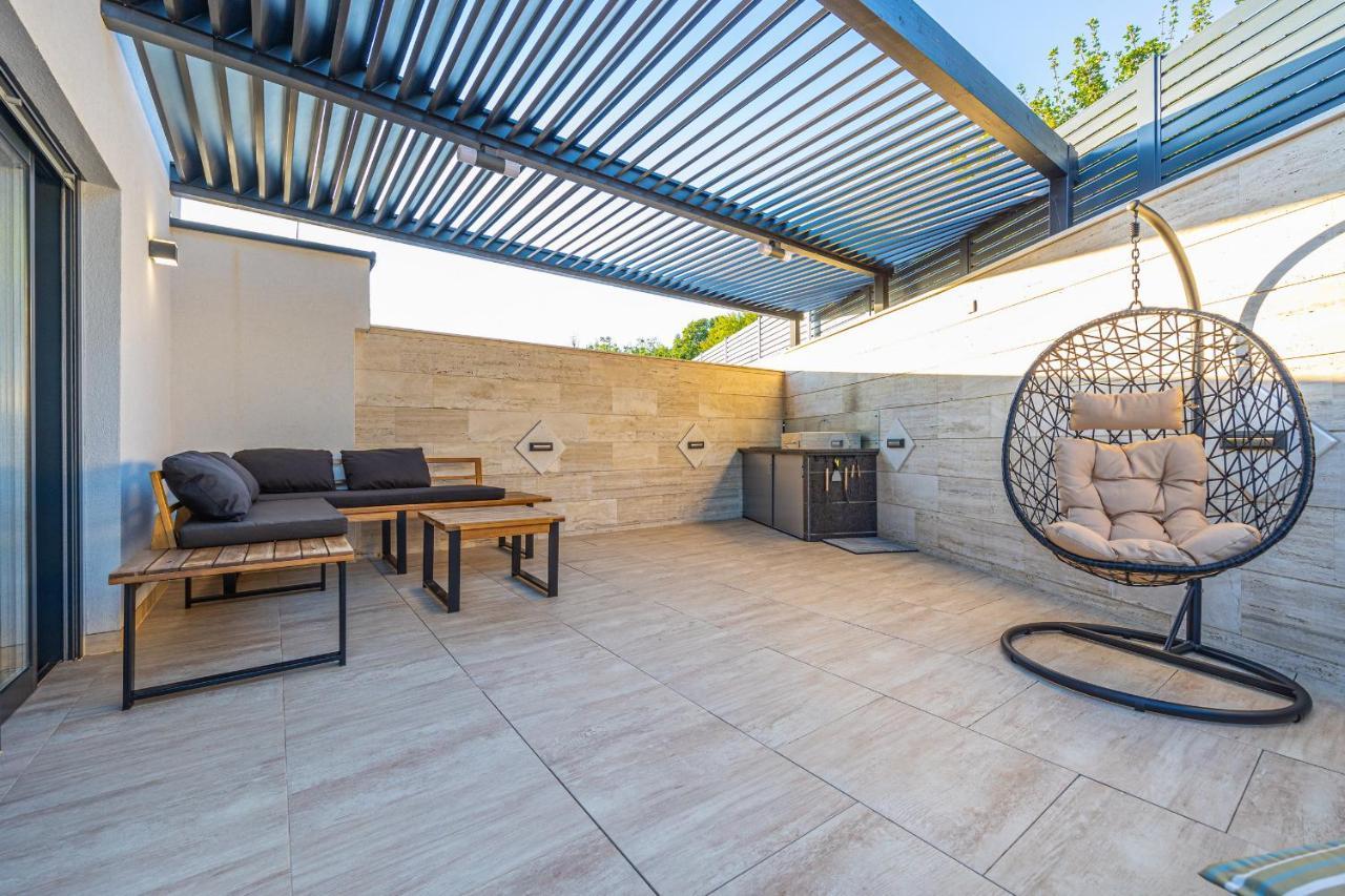 Villa Marassi With Heated Pool, Hot Tub And Sauna Crikvenica Esterno foto